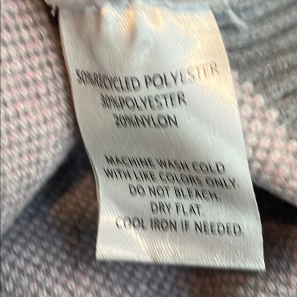 Broadway-Gray Sweater with Pink Heart Design - Picture 6 of 6